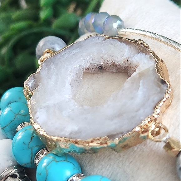 NWT Ryze Natural Stone Geode and Howlite Beaded Staxx Bracelets - Set of 4 - Picture 8 of 8